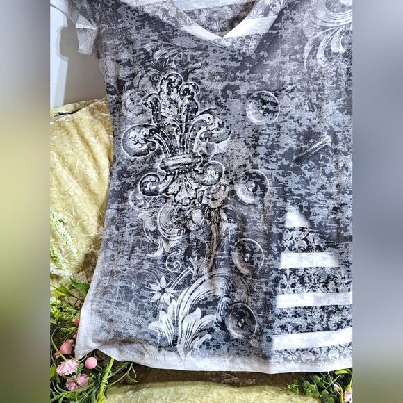 Graphic Tee California Blue  EUC - Picture 5 of 9